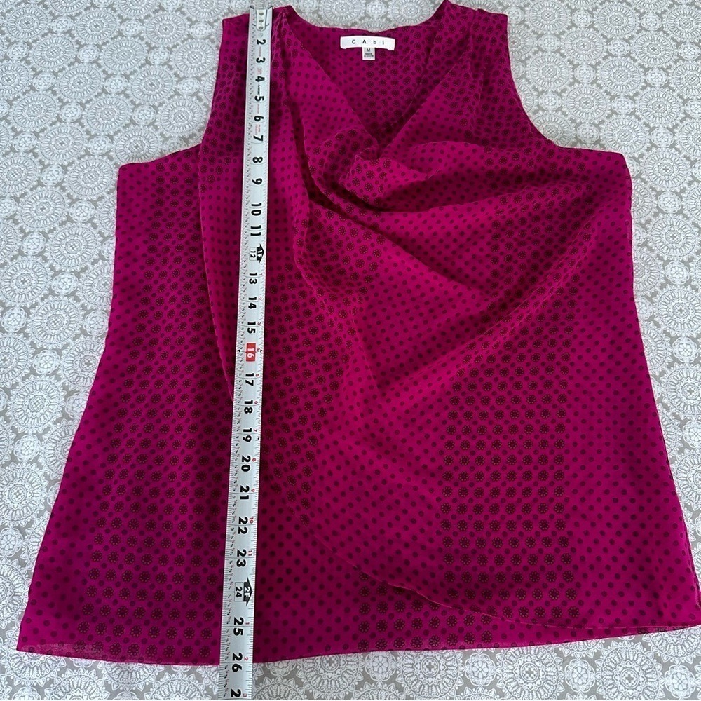 Cabi Sleeveless Top Daisy Print Draped Neckline Purple size Medium - Picture 6 of 7